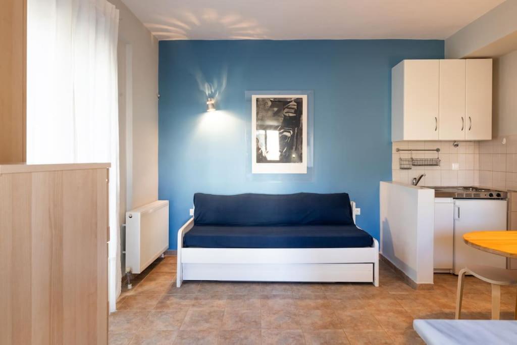 Pelagos Paradise Seafront Studio by Booking Kottas view 5