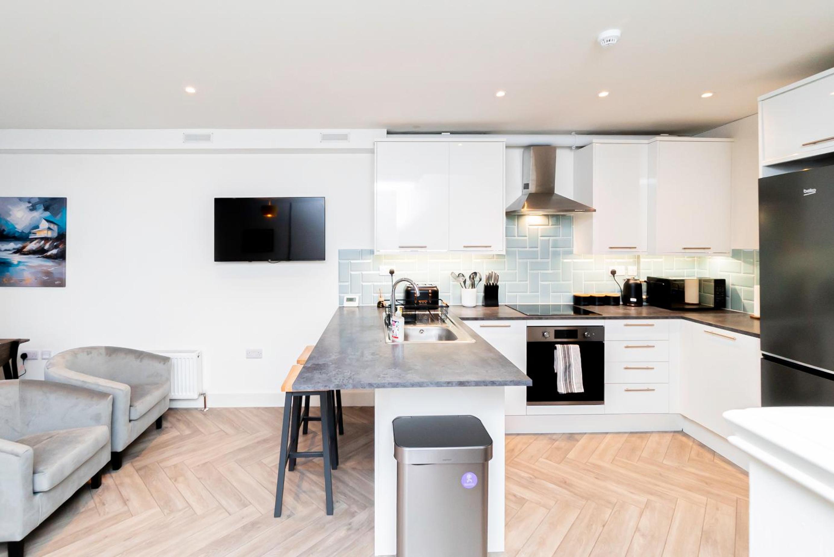 Spacious 2 Bedroom Apartment in Central Tonbridge view 2