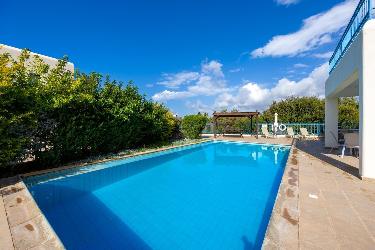 Villa Apollonas