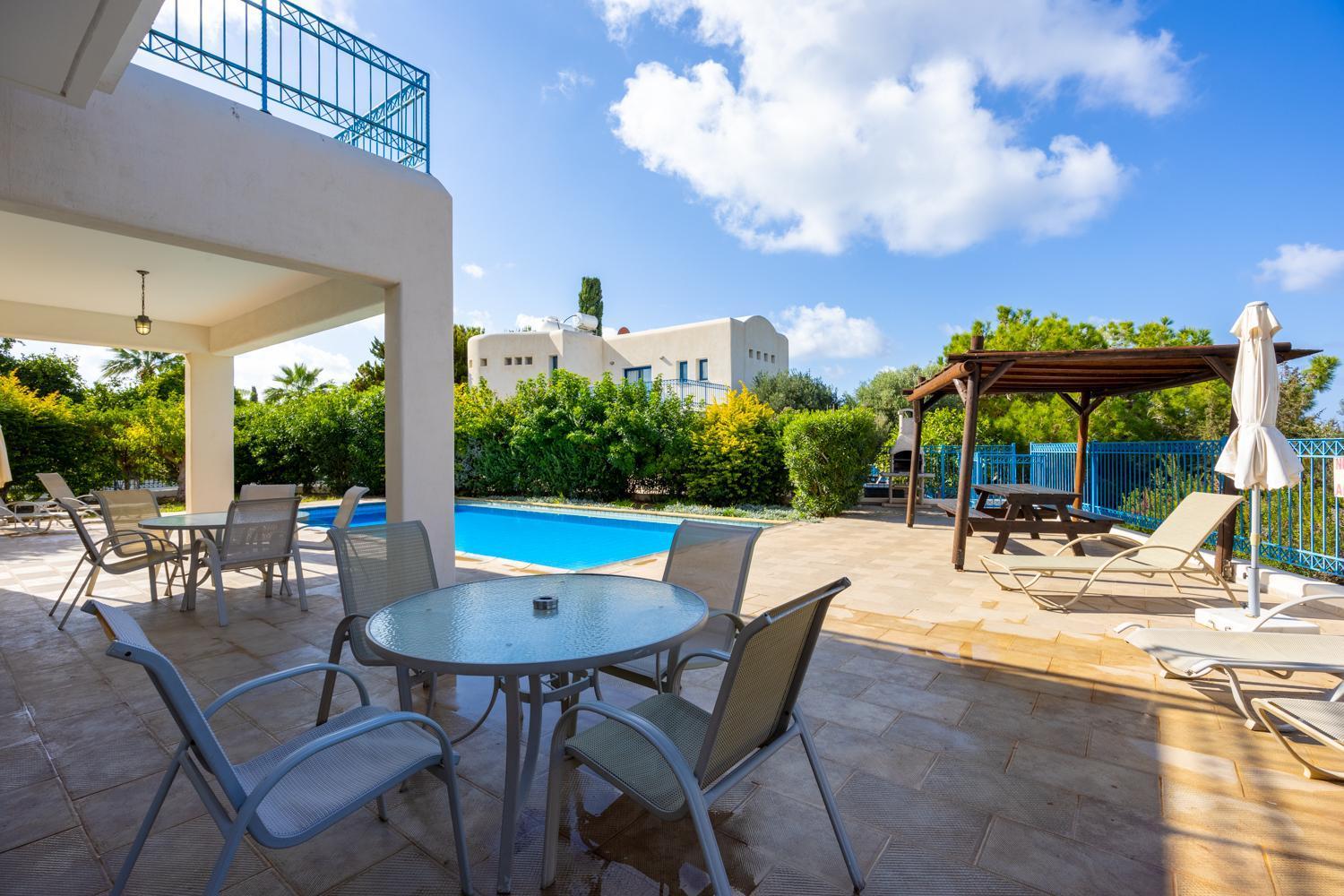 Villa Apollonas