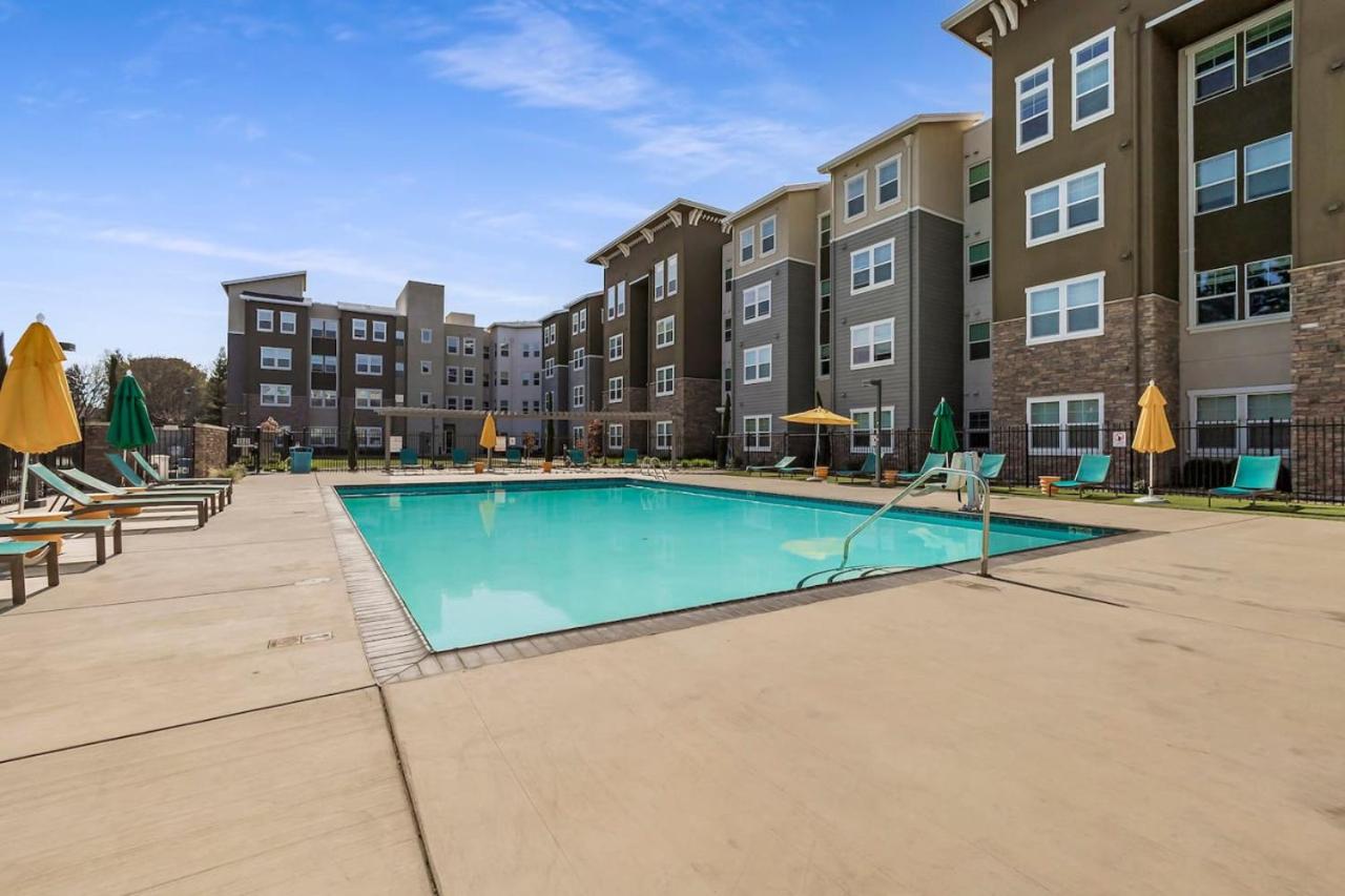 Modern Farmhouse Apt Room Bathroom Gym Pool Tan