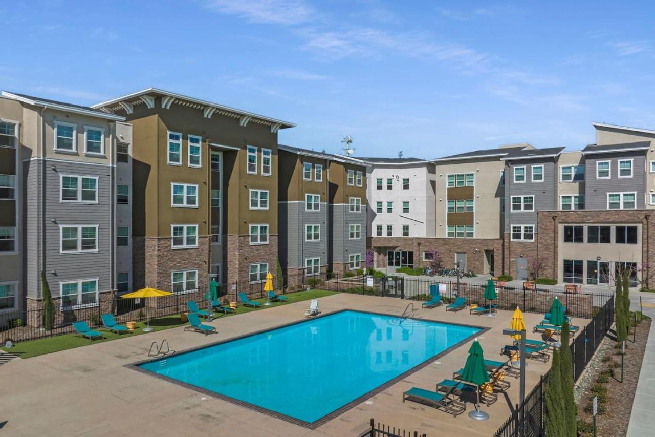 Modern Farmhouse Apt Room Bathroom Gym Pool Tan