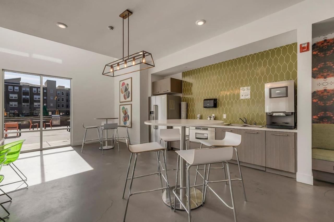 Modern Farmhouse APT RM Bth Gym Pool Tan