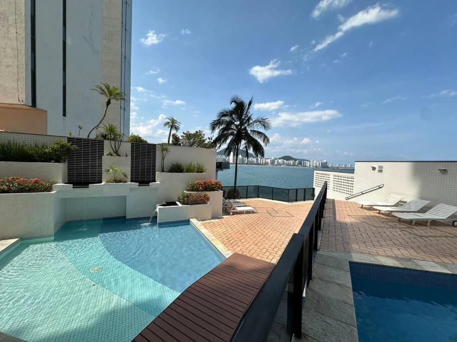 Apartamento de frente para o mar