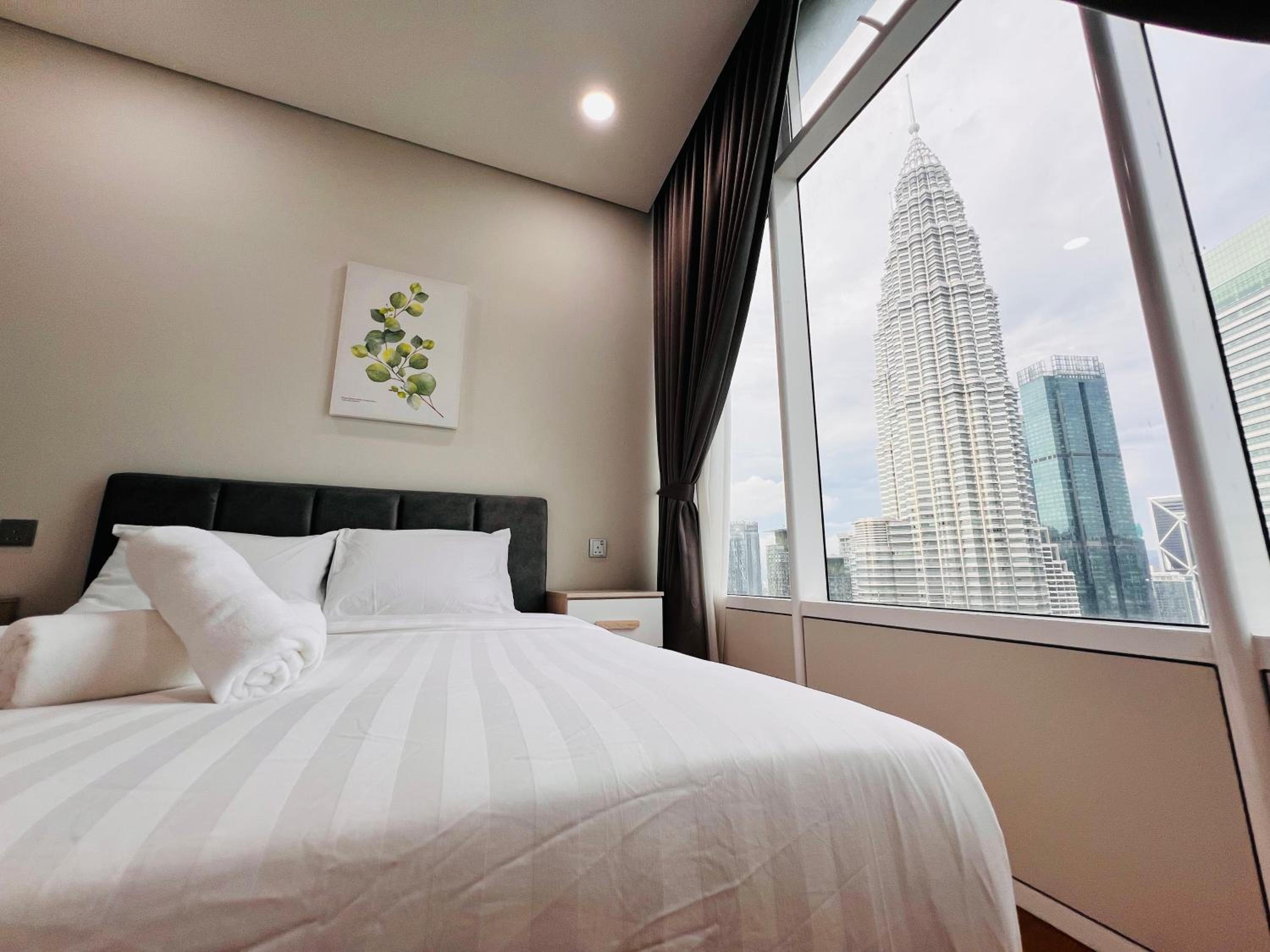 Sky Suites at KLCC by Mitstay