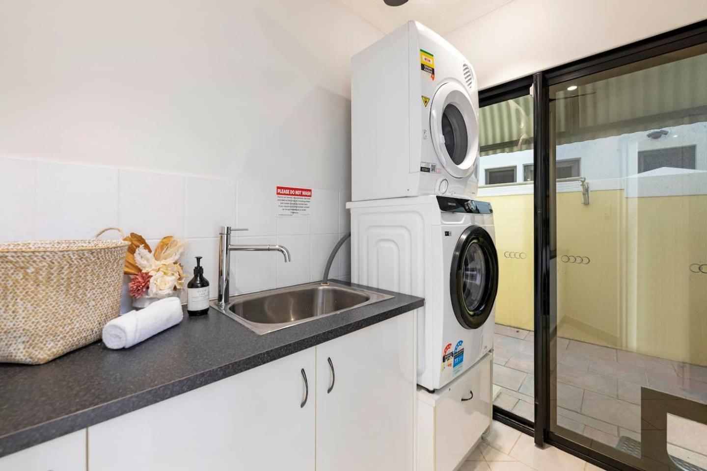 Villa Utopia on the Marina 3 Bed, 3 Bath