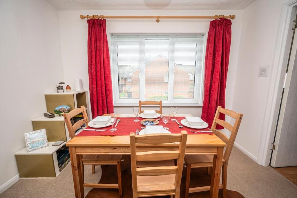 Cosy 2 bedroom flat close to Tower Bridge with free parking