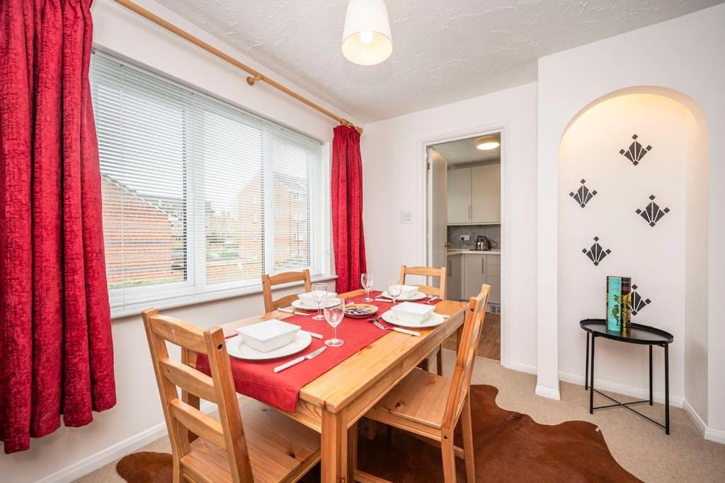 Cosy 2 bedroom flat close to Tower Bridge with free parking