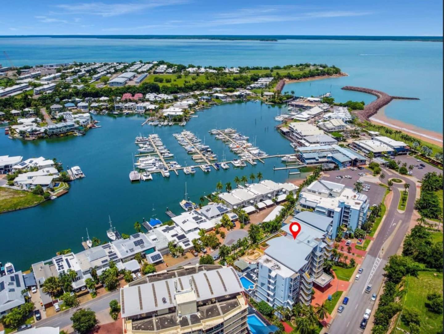 Marina Magic 2 Bed, 2 Bath apt Stunning Views