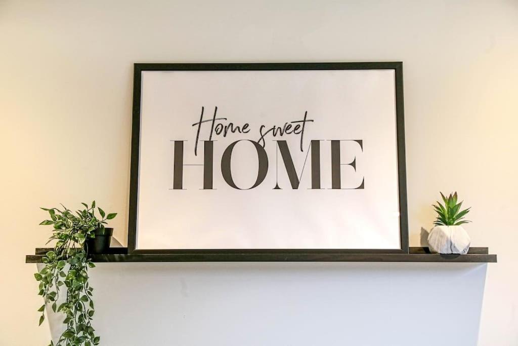 Cosy 3 Bedroom Home in Milton Keynes - Free Parking, WiFi & Sky TV view 3