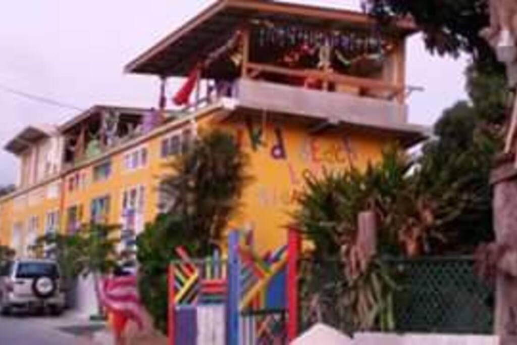 wKd bEach loFts THuNDER bAy Colourful
