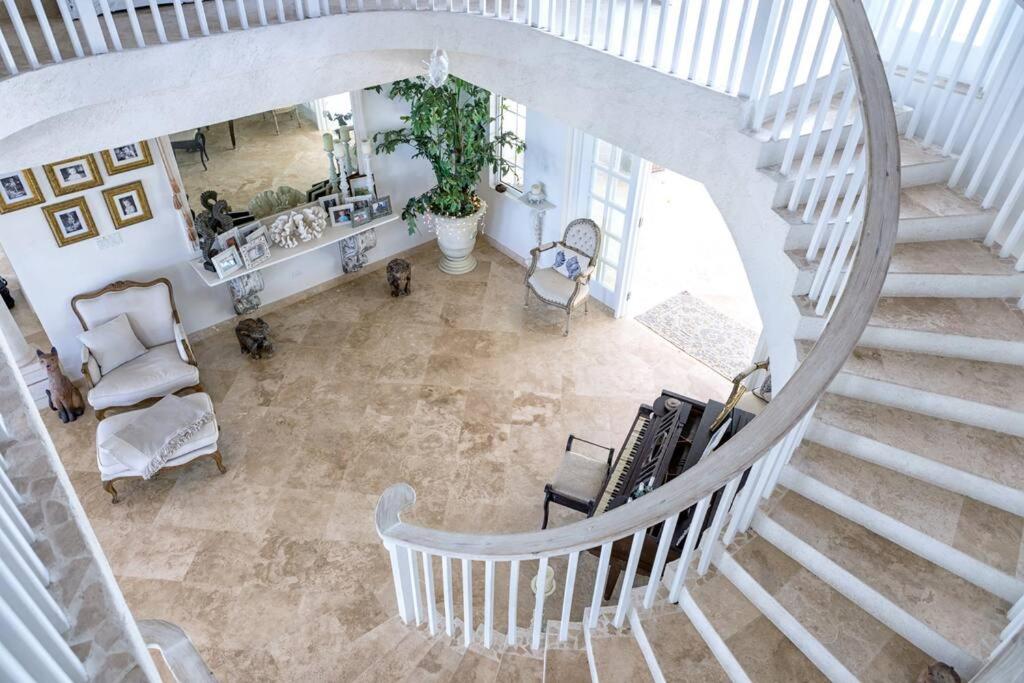 Larimar 6 Bed 6 bath Luxury Ocean Front Villa