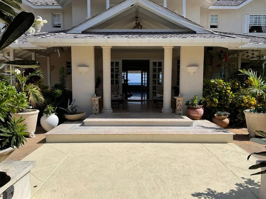 Larimar 6 Bed 6 bath Luxury Ocean Front Villa