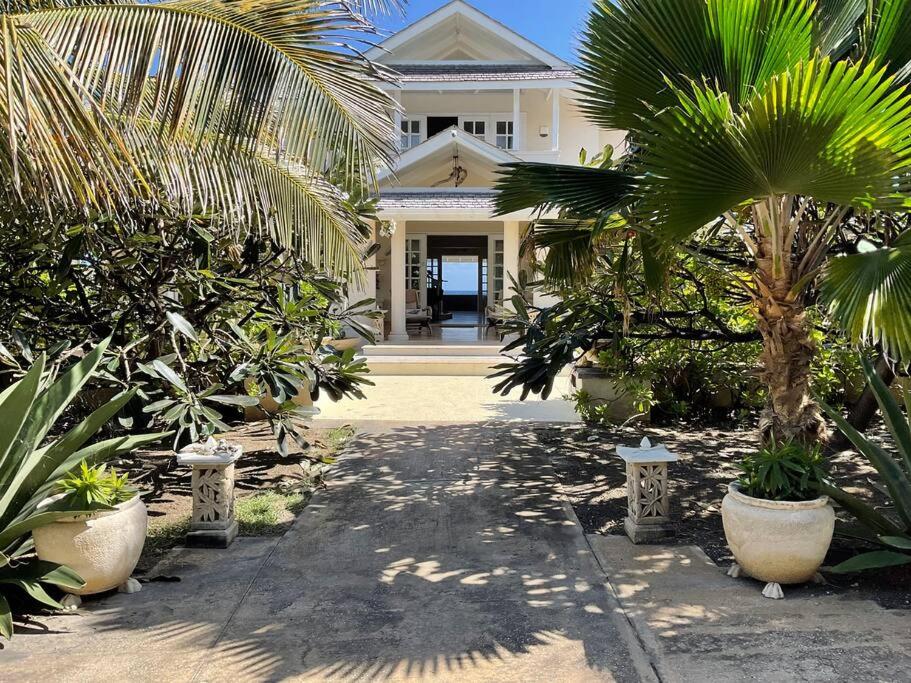 Larimar 6 Bed 6 bath Luxury Ocean Front Villa