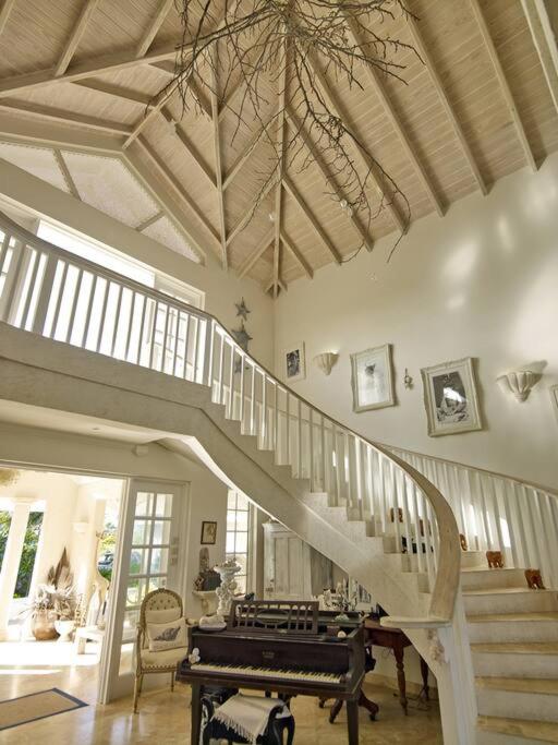 Larimar 6 Bed 6 bath Luxury Ocean Front Villa