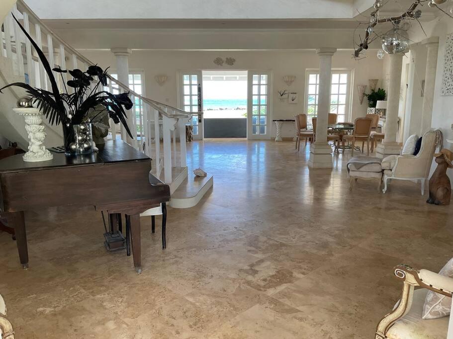 Larimar 6 Bed 6 bath Luxury Ocean Front Villa