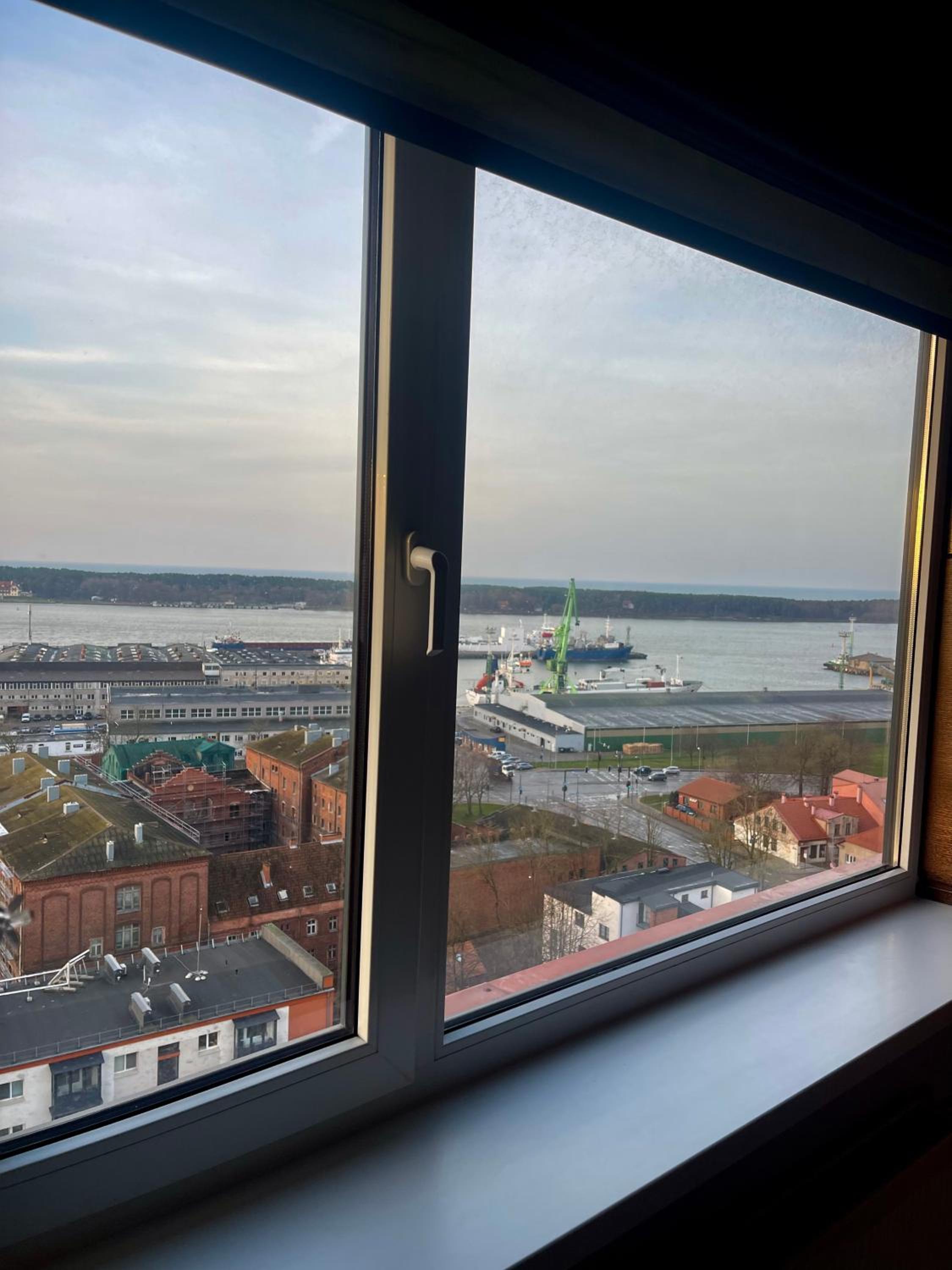 Panoramic city center apartment