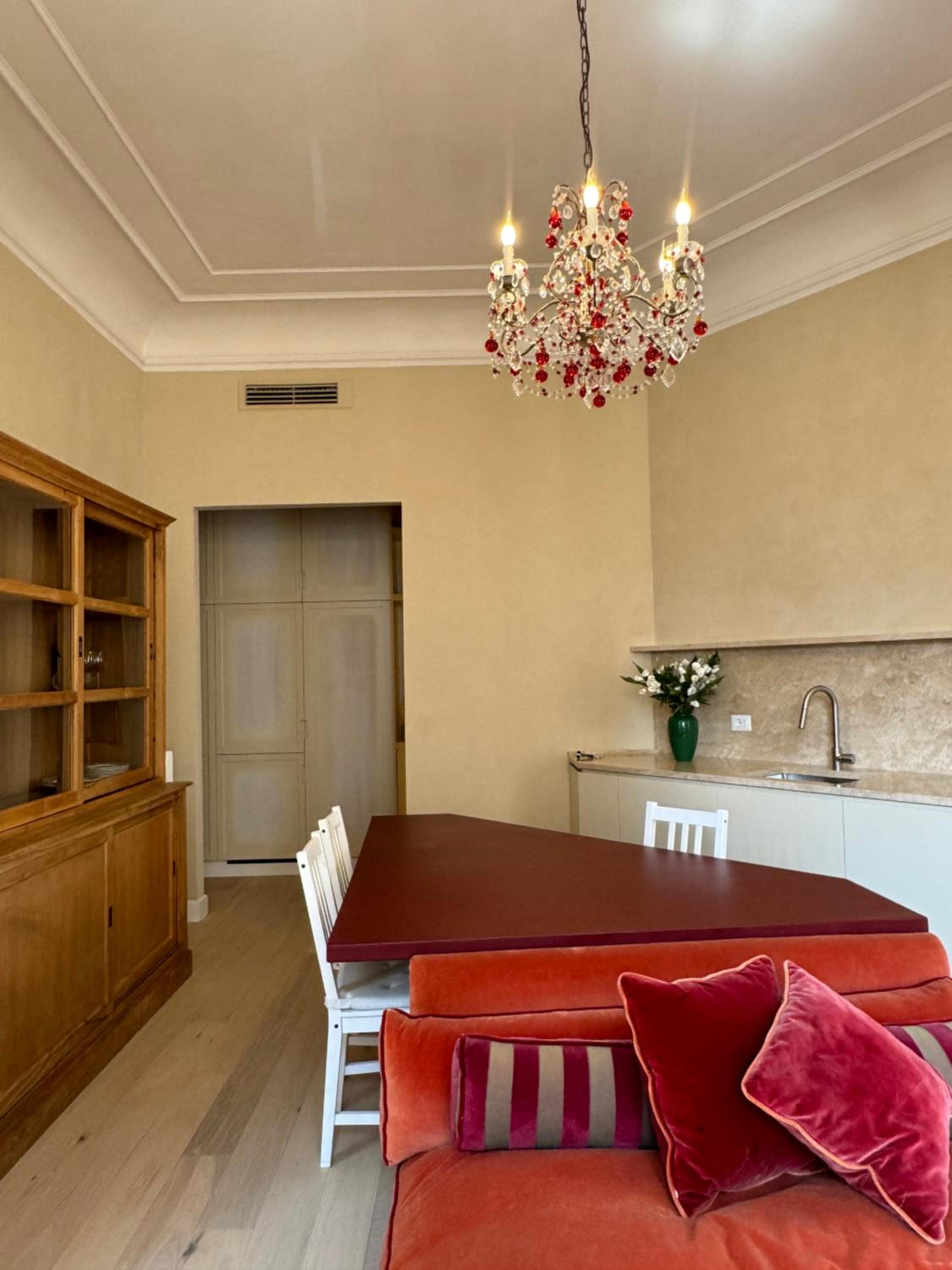Elegante appartamento con terrazzo