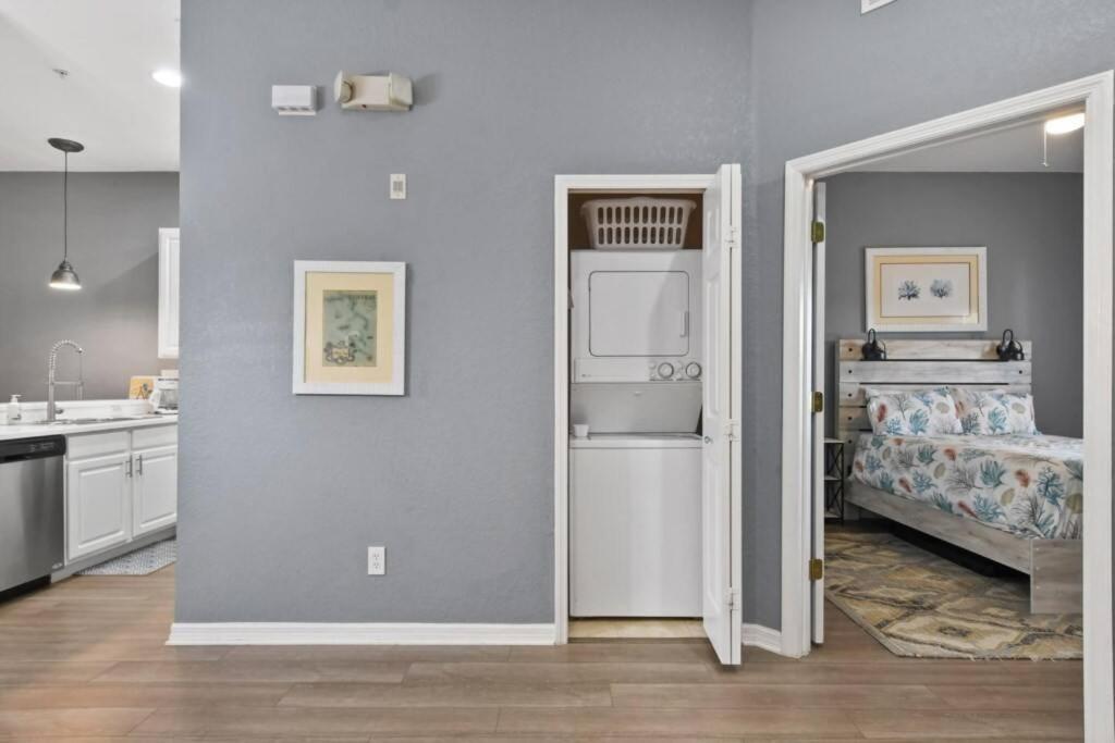 Gorgeous Bahama Bay Condo!