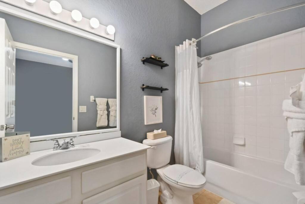 Gorgeous Bahama Bay Condo!