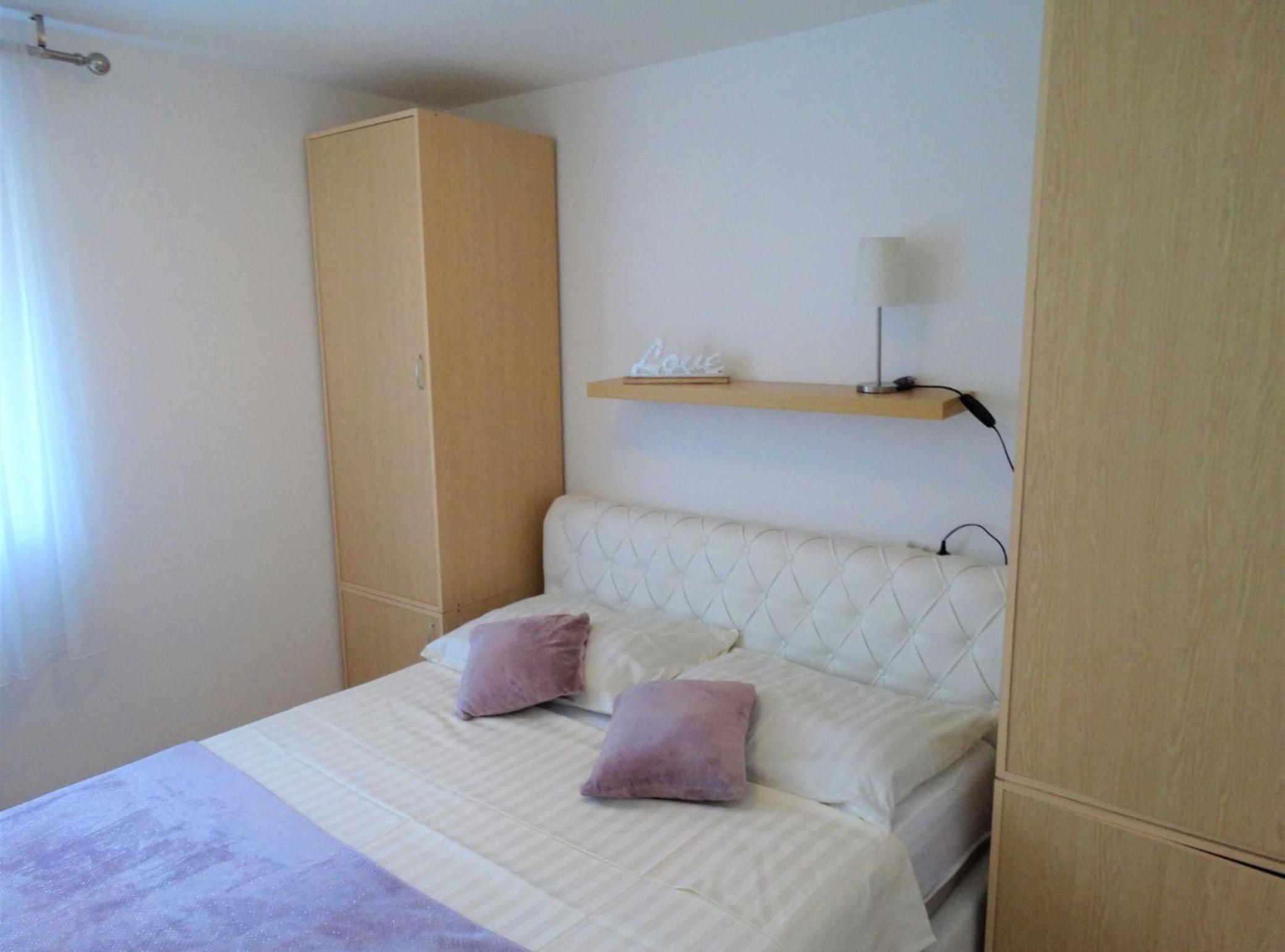 Selce Shorefront Apartment with Balcony and Sea View view 4