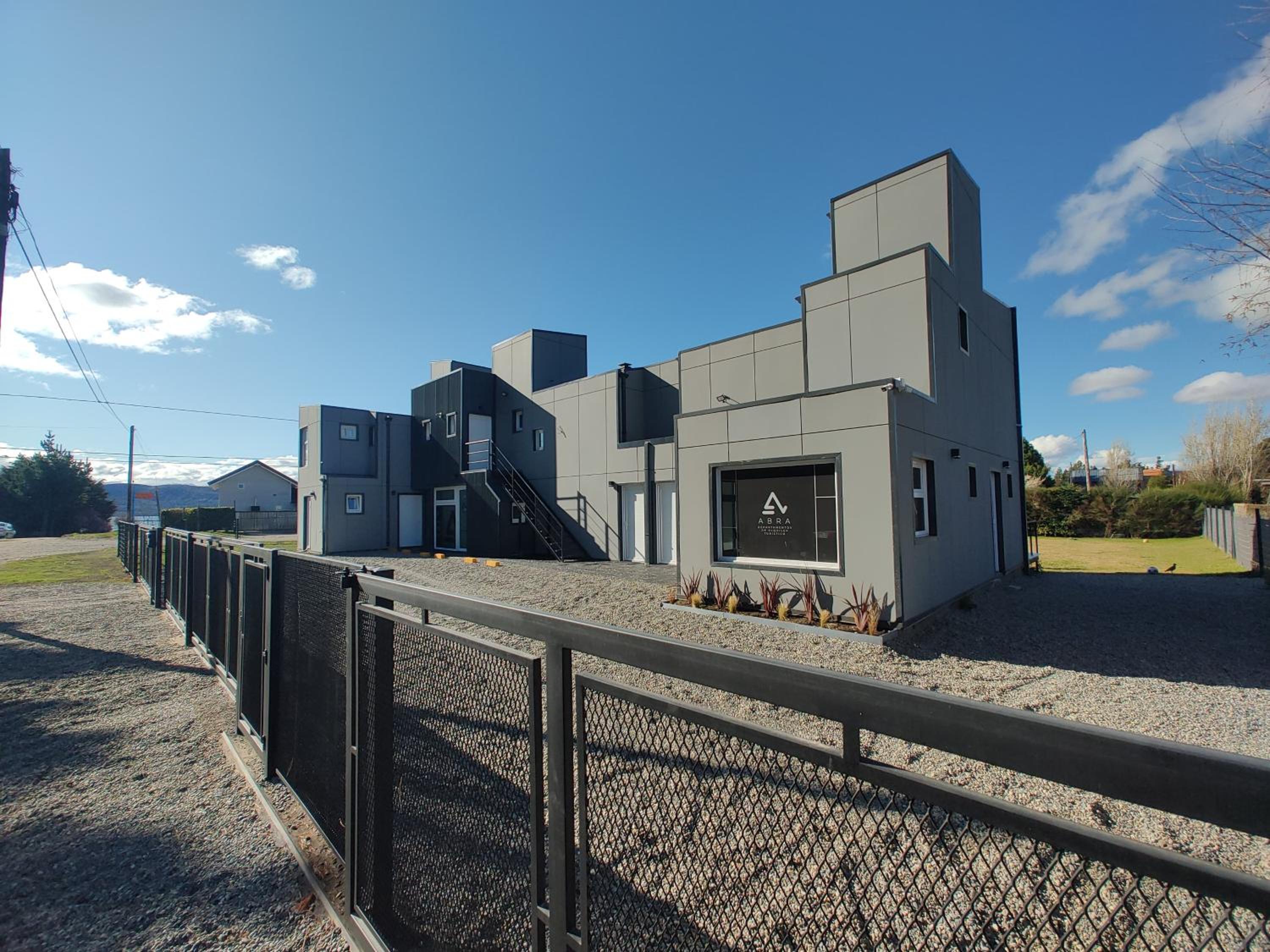 Hotel Abra Dina Huapi - Image 1