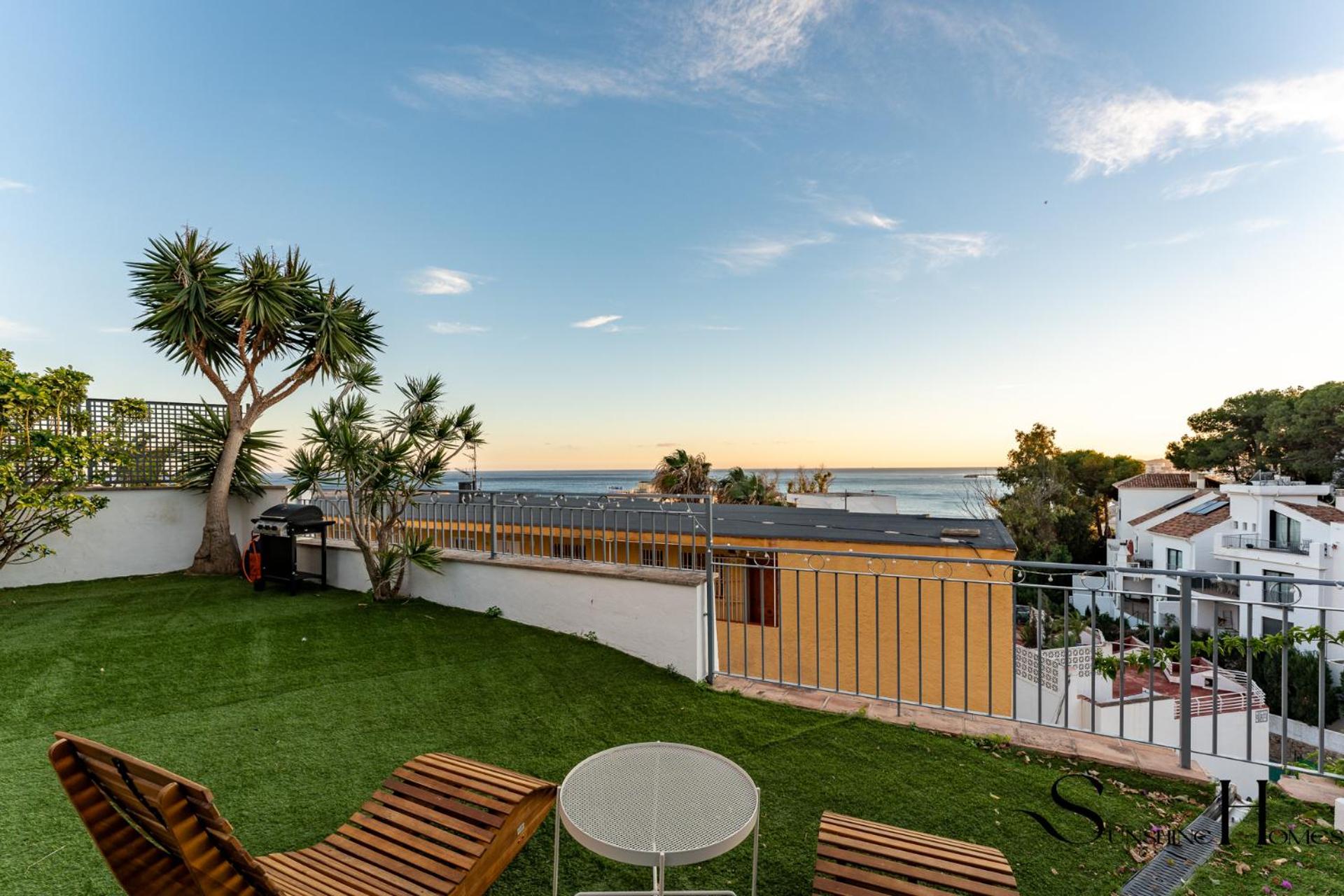 Luxury townhouse with rooftop sauna & Jacuzzi