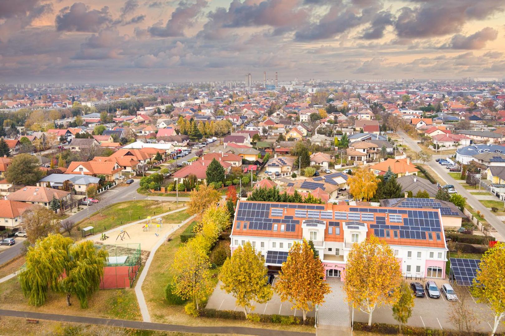 Hotel Platan Hotel - Image 1