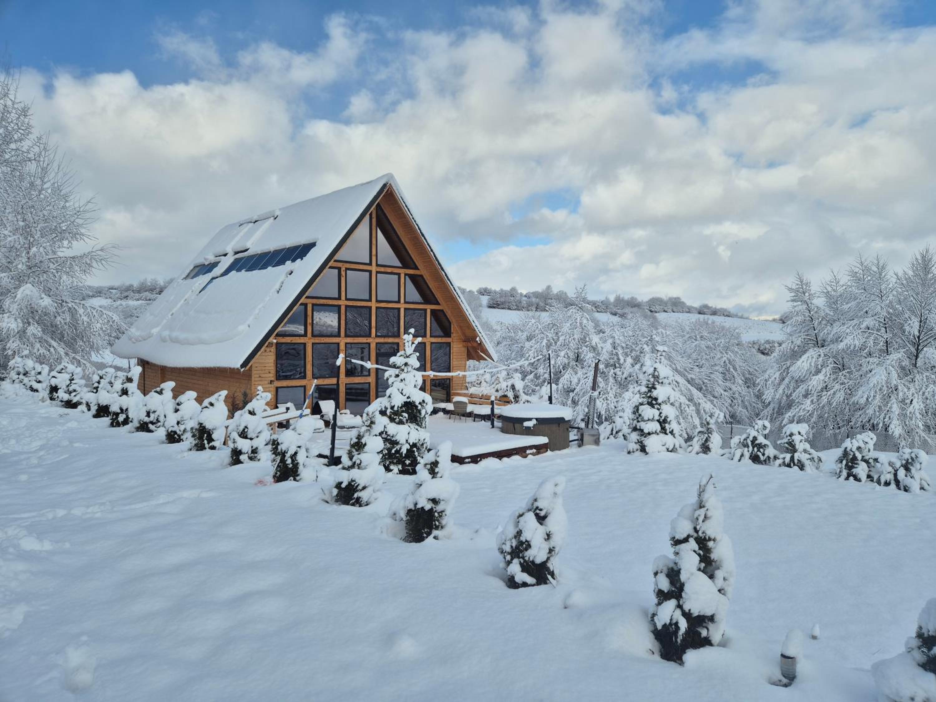 Cabana Timbernest & Hot Tubs