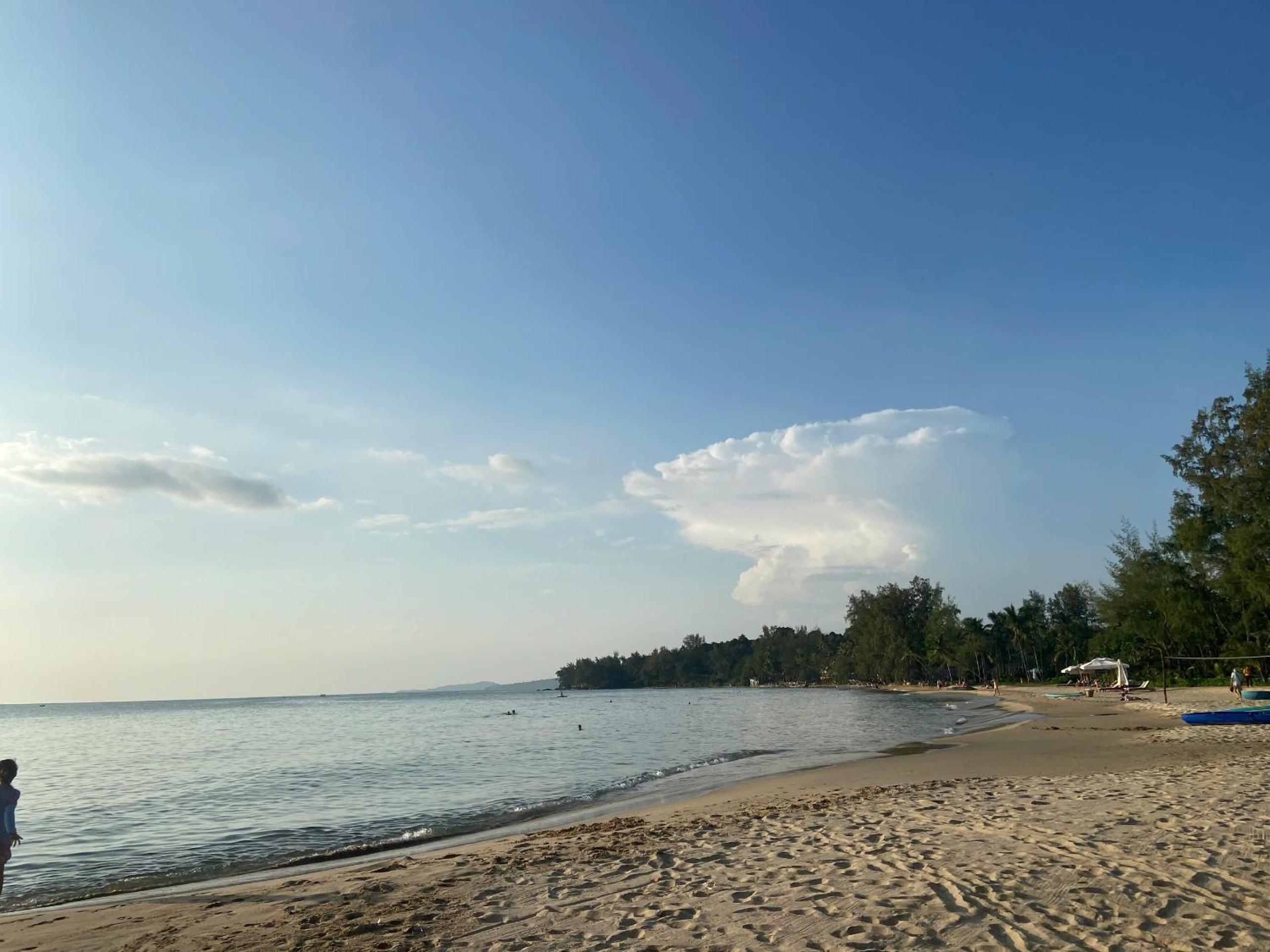 ღ Y Nghia at Ong Lang Beach ღ Coastal Haven with Home Cooked Bungalows ღ view 4