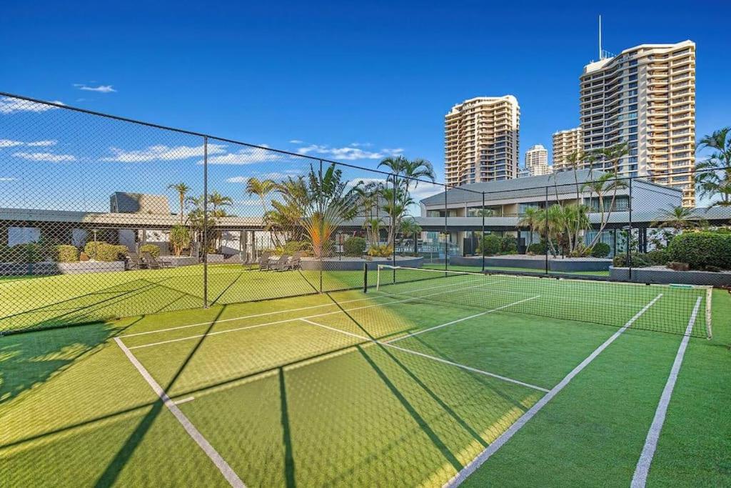 Surfers Paradise 3 Bed Apartment