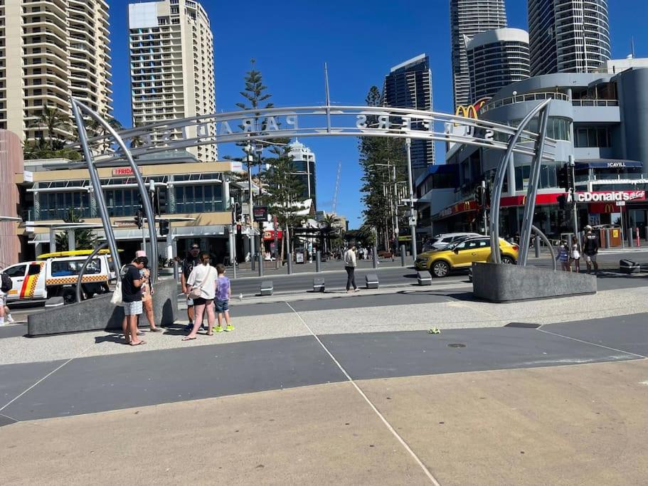 Surfers Paradise 3 Bed Apartment