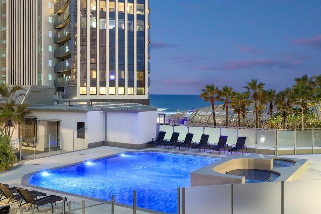 Surfers Paradise 3 Bed Apartment