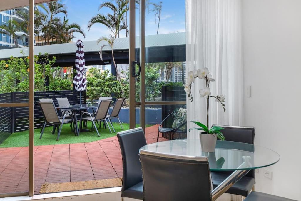 Surfers Paradise 3 Bed Apartment