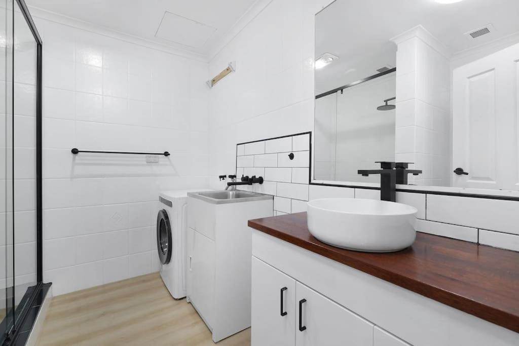 Surfers Paradise 3 Bed Apartment