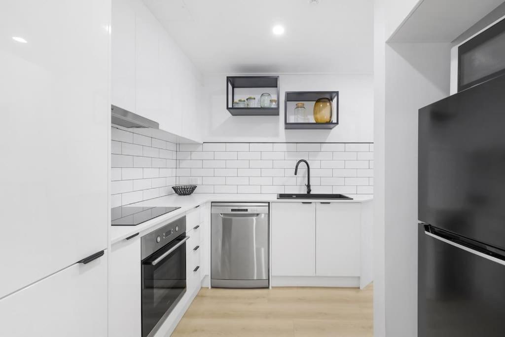 Surfers Paradise 3 Bed Apartment