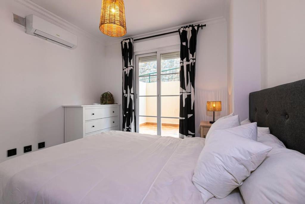 Spacious Apartment Near Puerto Banus