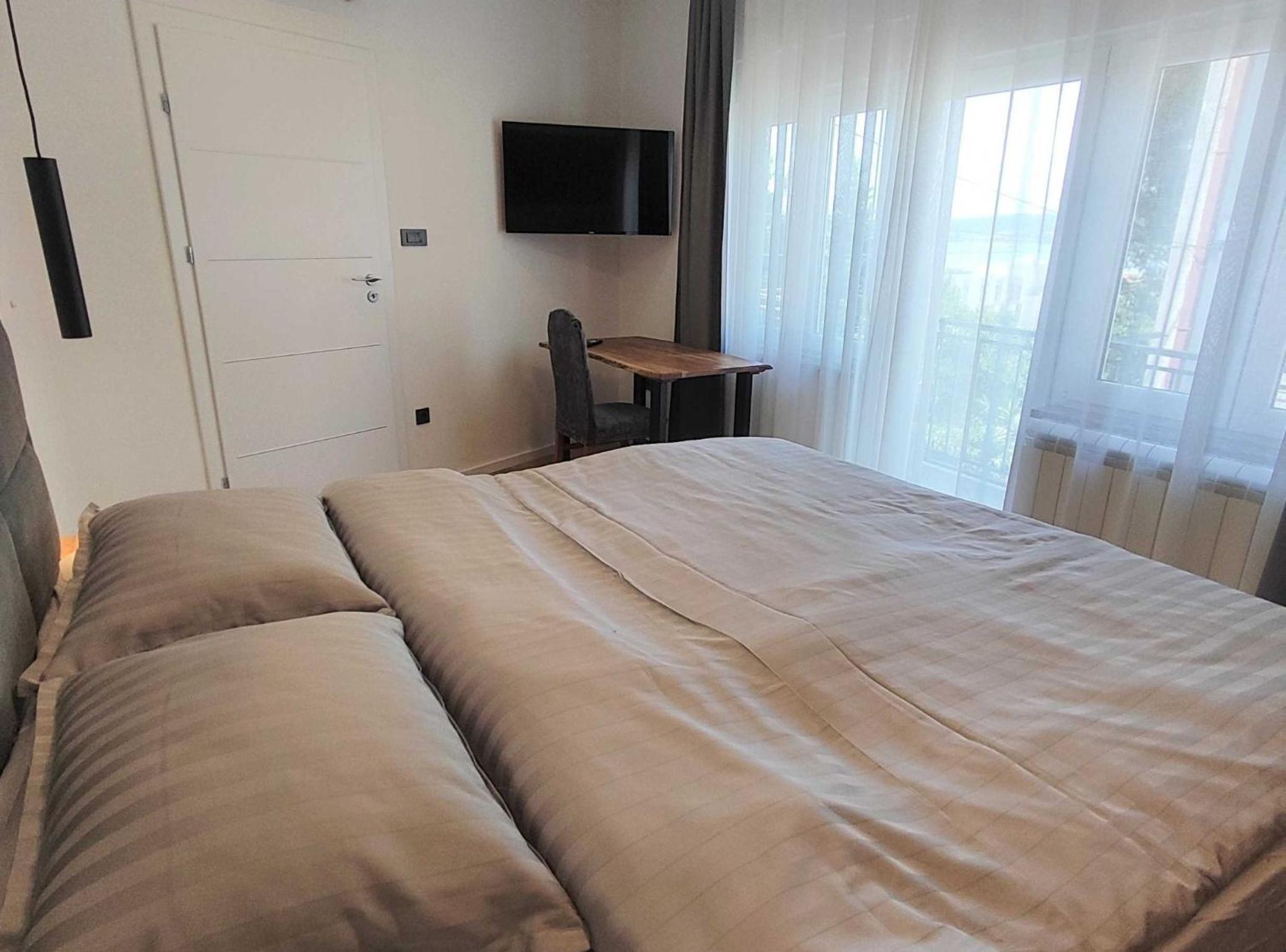 Bright and Spacious Stay with Private Parking in Crikvenica view 5
