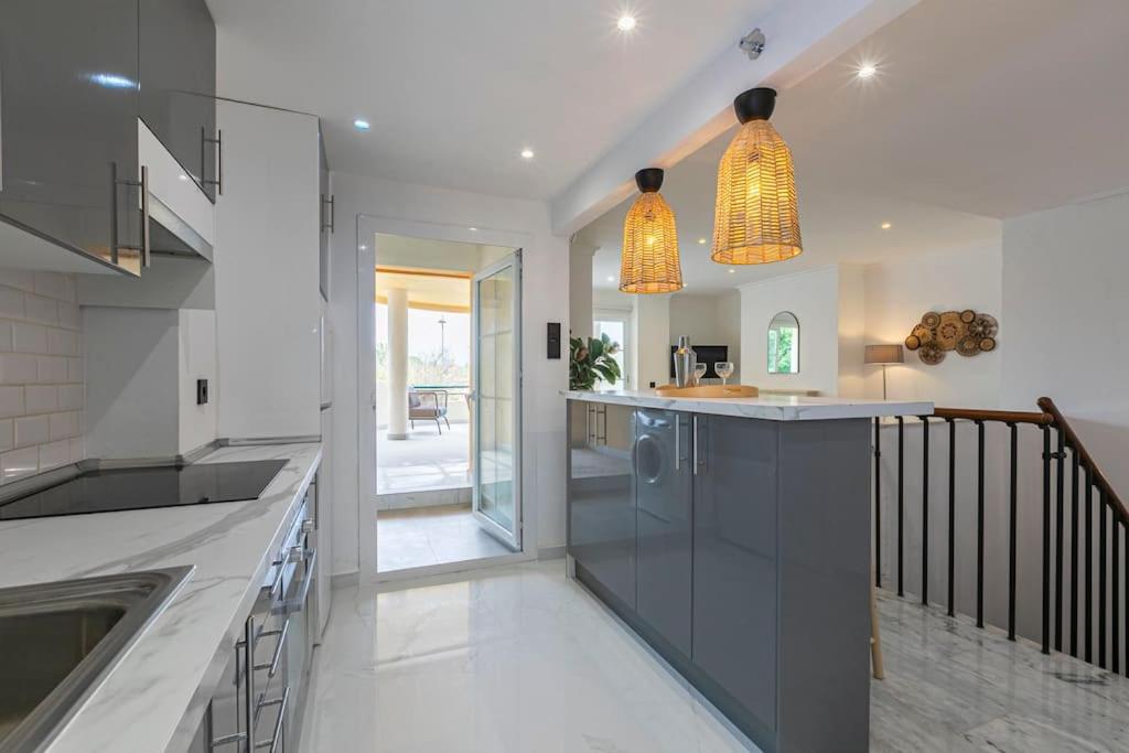 Spacious Apartment Near Puerto Banus