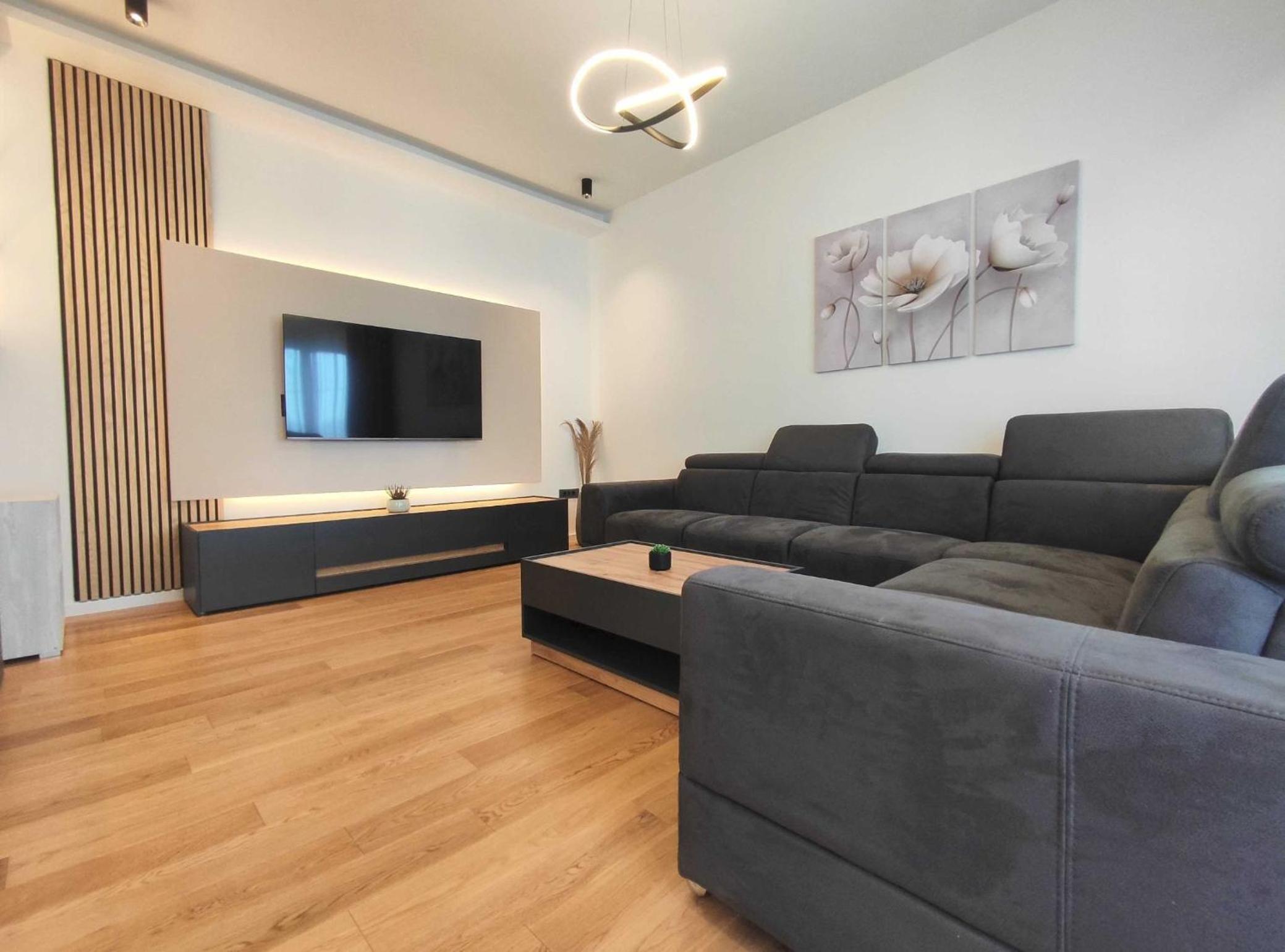 Bright and Spacious Stay with Private Parking in Crikvenica view 3