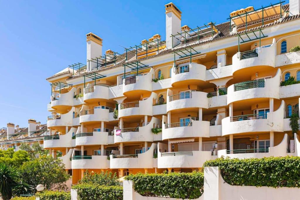 Spacious Apartment Near Puerto Banus