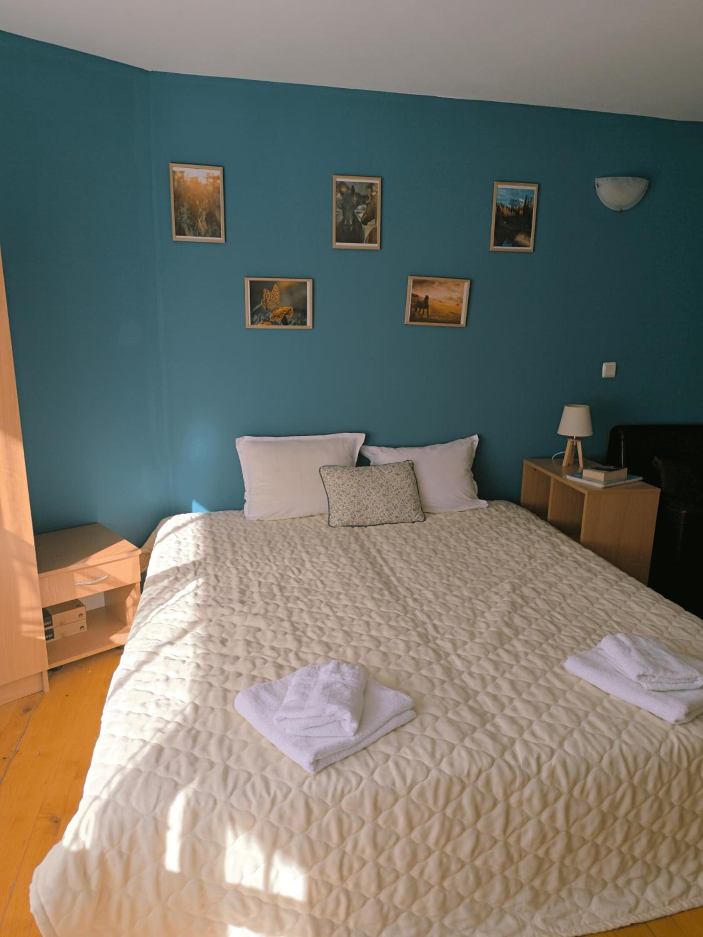 Cozy nature stay, free Bottle of good Wine, Great view, free Parking
