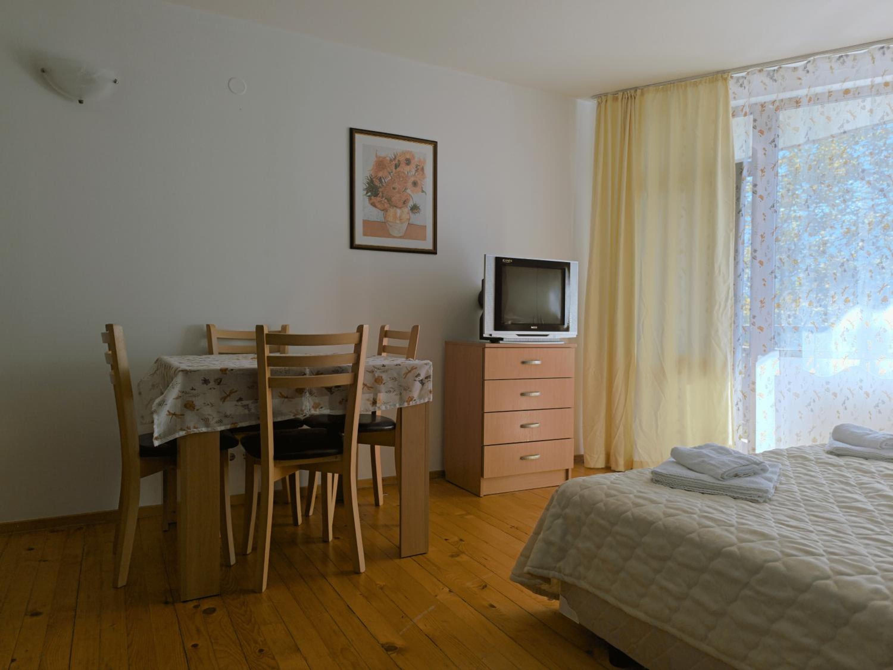 Cozy nature stay, free Bottle of good Wine, Great view, free Parking