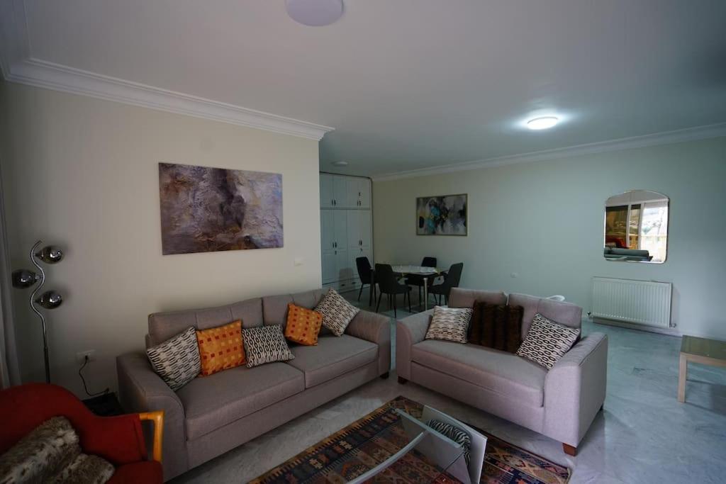 Modern Flat in Heart of Amman view 5