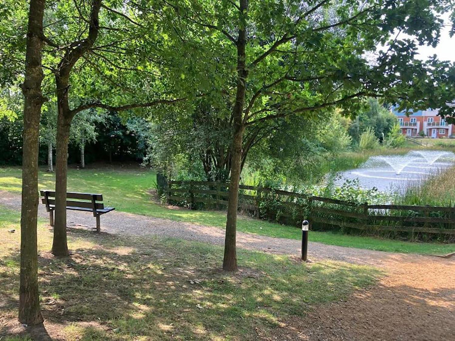 Redhill,Sleeps9,Parking,17minsLGW30 to London view 5