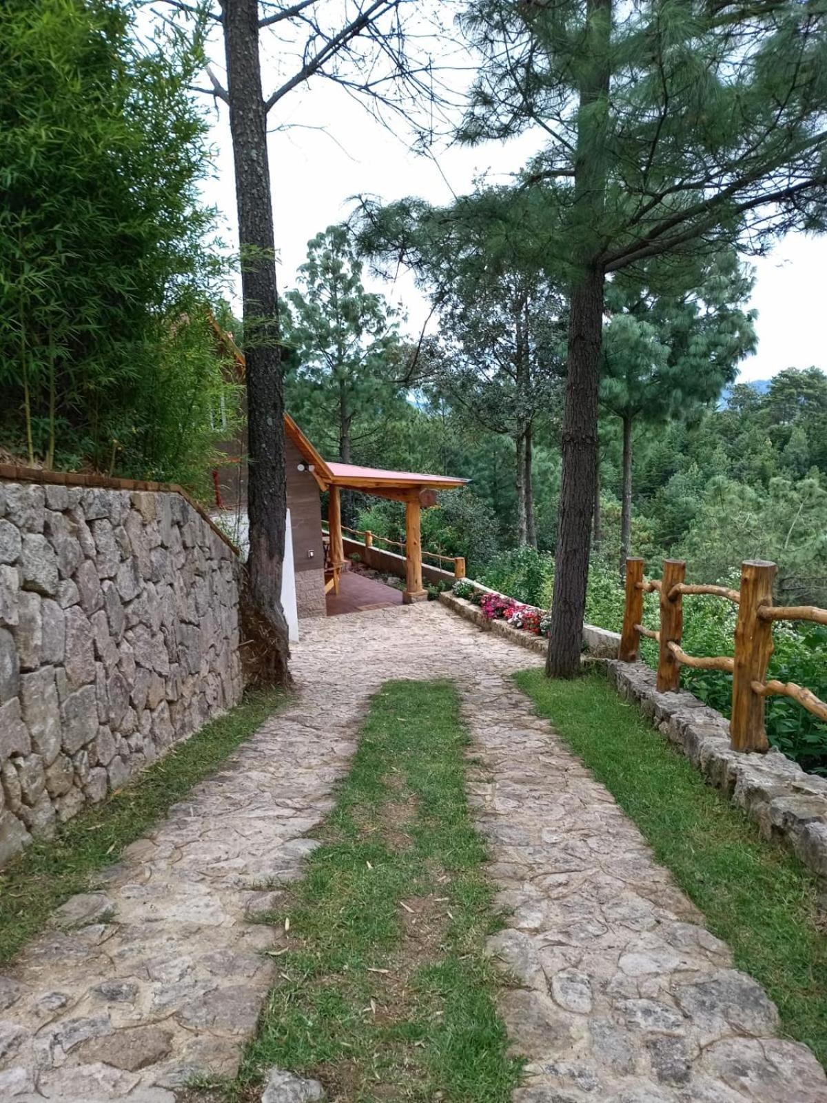 Finca Chuchiyá cabañas Tecpan