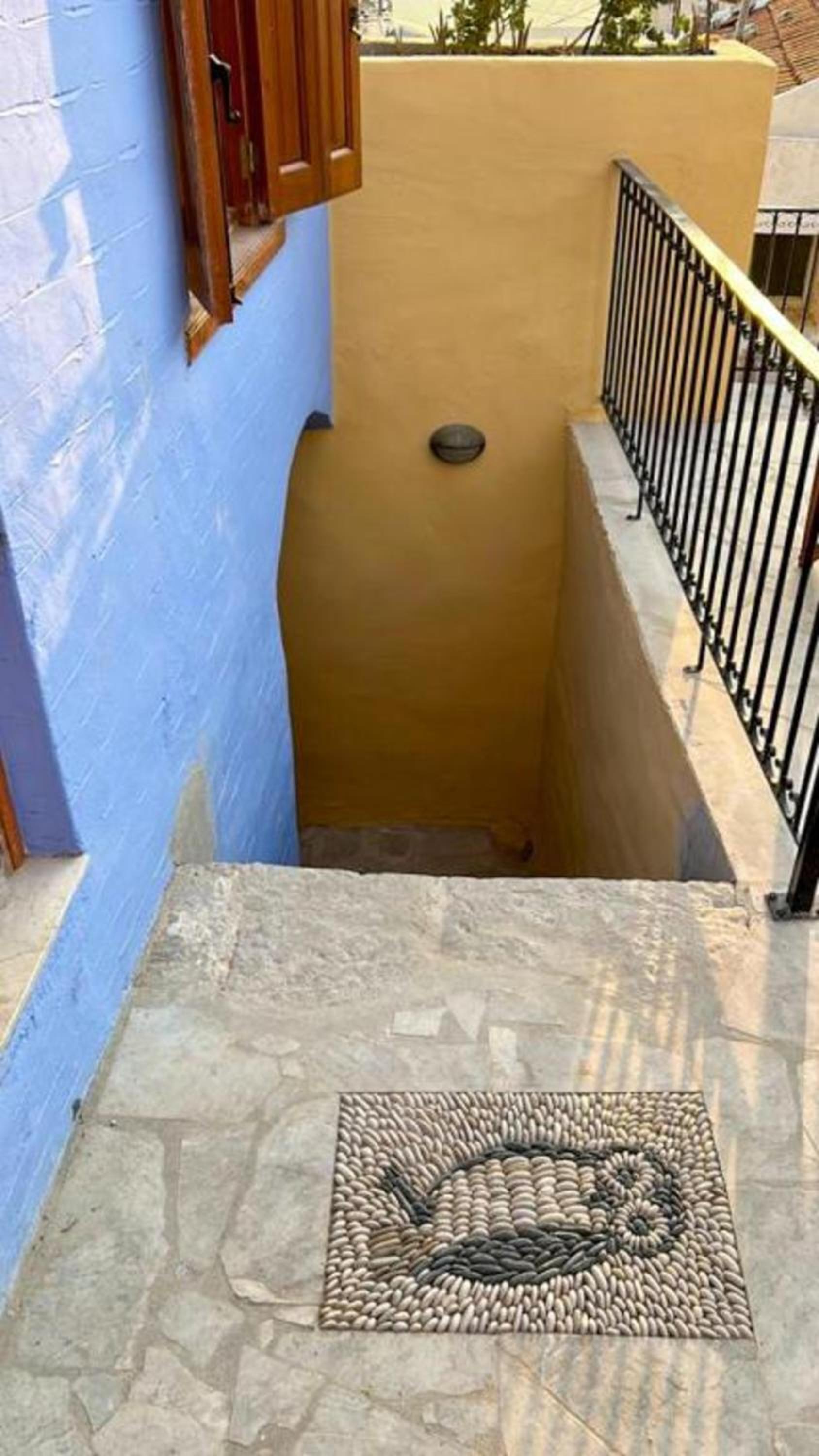 Symi Uptown Indigo view 2
