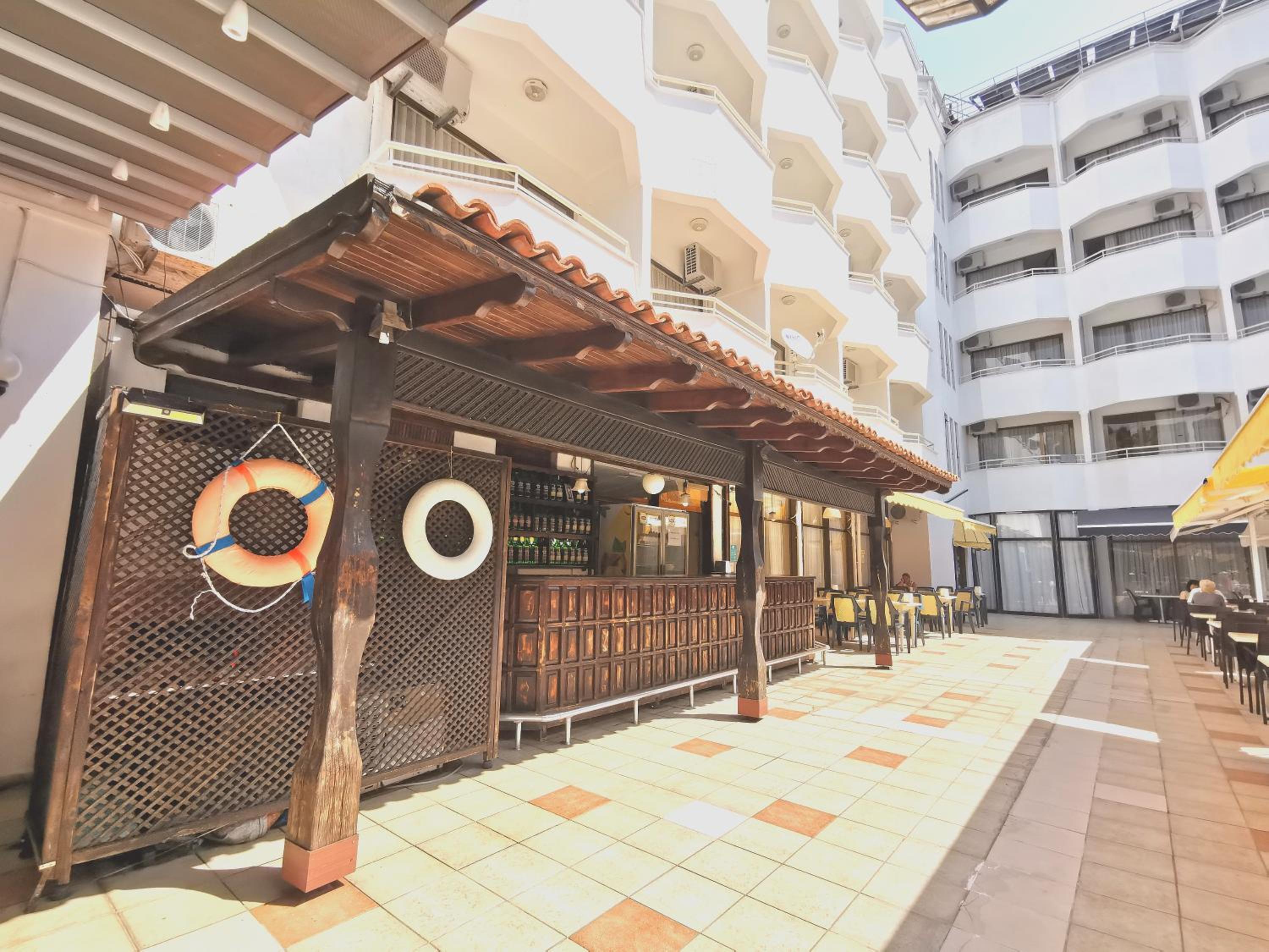 Intermar Hotel - Image 9