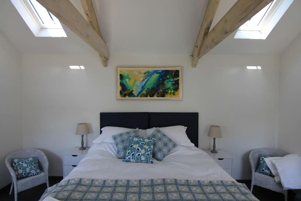 The Lambing Shed, Converted Barn nr Little Haven view 3