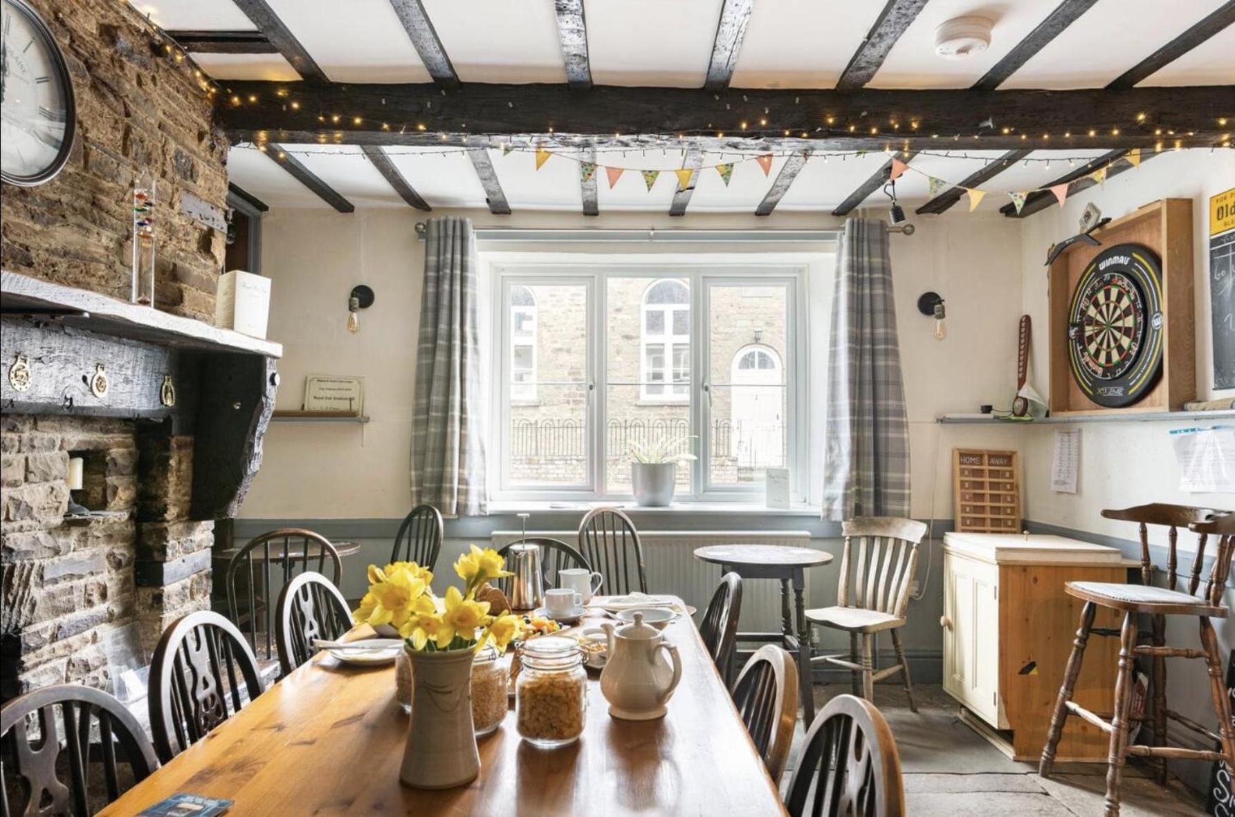 Hotel The Royal Oak, Gladestry - Image 1